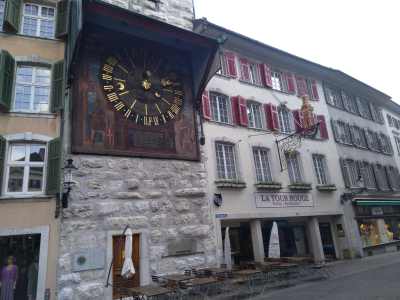 Der \'Rote Turm\' in Solothurn, und gleich daneben das Hotel wo wir unser Zimmer buchten